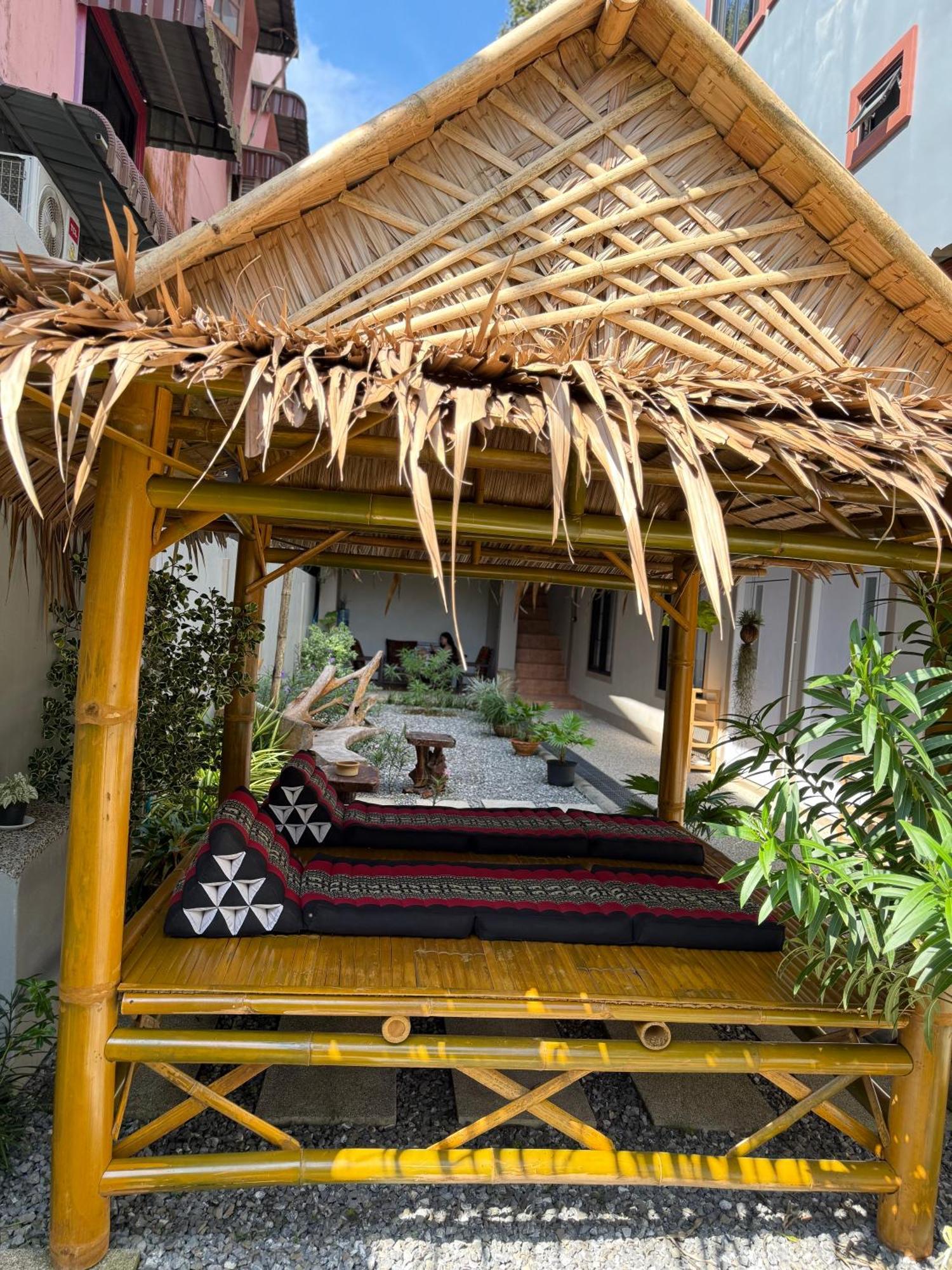Flora Hostel Khaosok Khao Sok National Park Εξωτερικό φωτογραφία